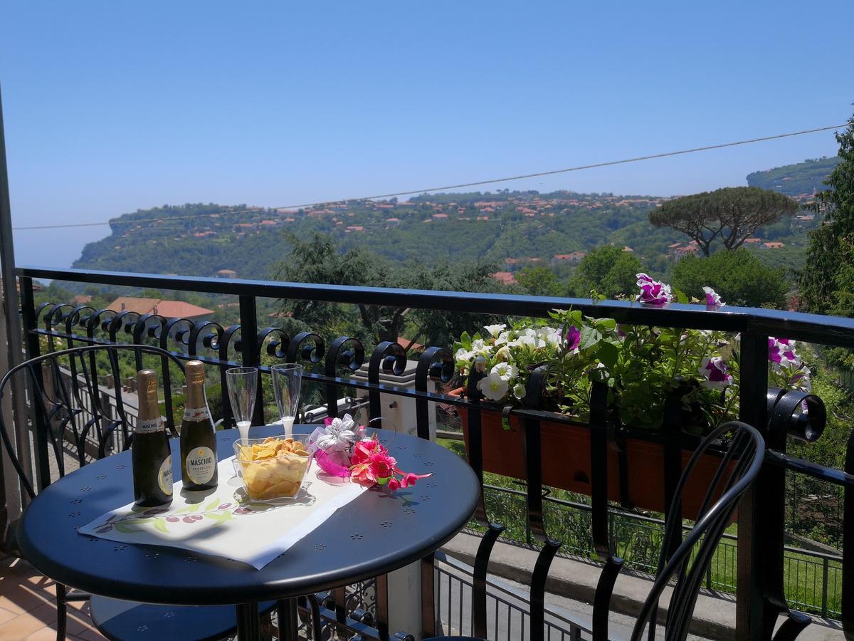 Il Borgo Bed & Breakfast อาเจโรลา ภายนอก รูปภาพ